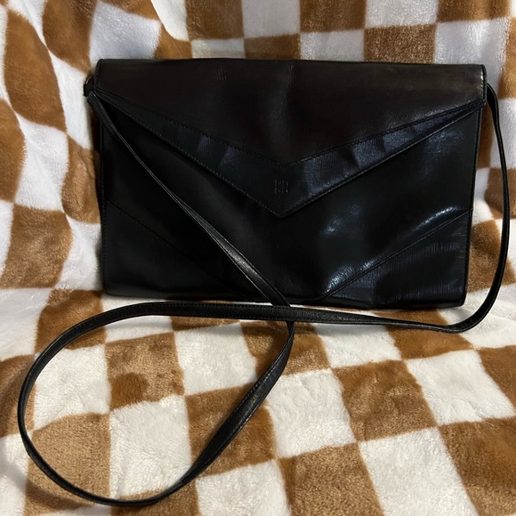 Givenchy Women's Black Leather Quilted Diamond Crossbody Bag - Picture 1 of 15
